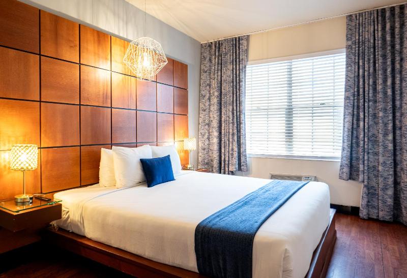 Chesterfield Hotel and Suites - image 29