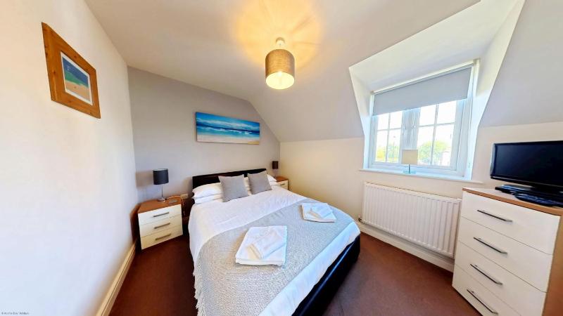 Bay Dream - Part of the The Bay Filey Holiday Village with pool gym and direct beach access pub restaurant tennis and meadows walks - image 40