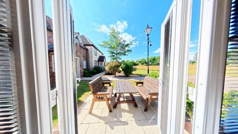 Bay Dream - Part of the The Bay Filey Holiday Village with pool gym and direct beach access pub restaurant tennis and meadows walks - image 32