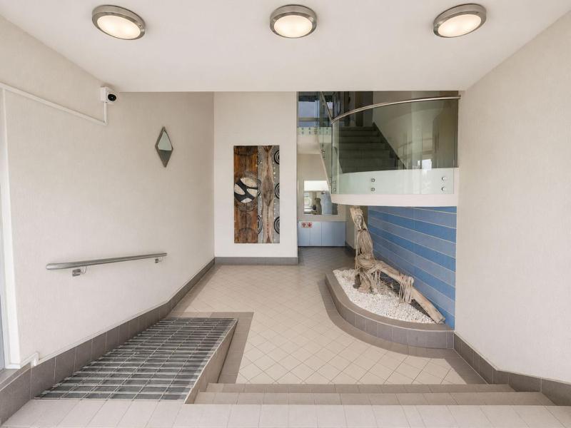 '24 Gordonia' Spacious Condo - Sleeps 7 Sea Front Easy Beach access - image 3