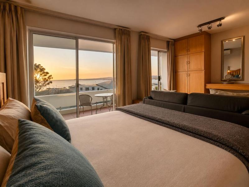 '24 Gordonia' Spacious Condo - Sleeps 7 Sea Front Easy Beach access - image 14