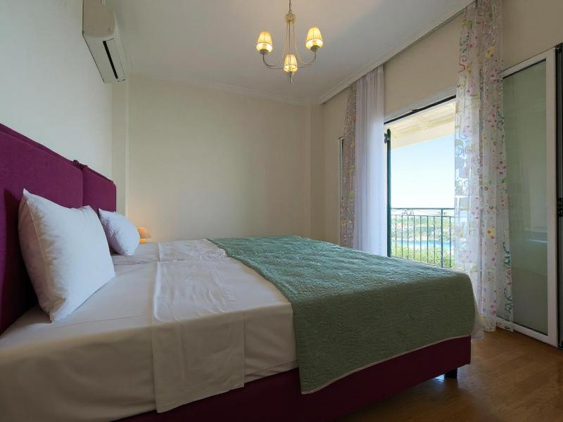 Nikolas House - image 35