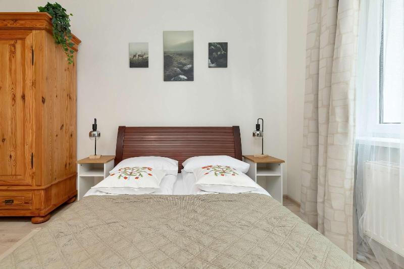 Przestronny Apartament dla 8 osób w Spokojnej Okolicy by Noclegi Renters - image 38