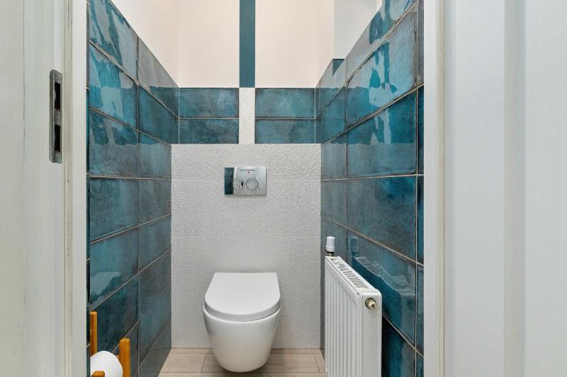 Przestronny Apartament dla 8 osób w Spokojnej Okolicy by Noclegi Renters - image 39