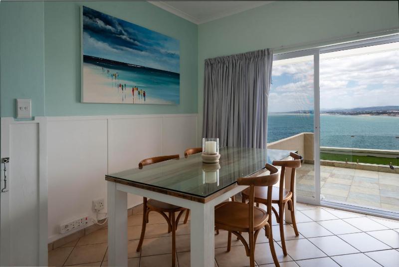 'Bikini Views' Private One Bedroom Suite for 2 with Sunny Veranda - image 14
