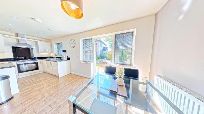 Bay Dream - Part of the The Bay Filey Holiday Village with pool gym and direct beach access pub restaurant tennis and meadows walks - image 33