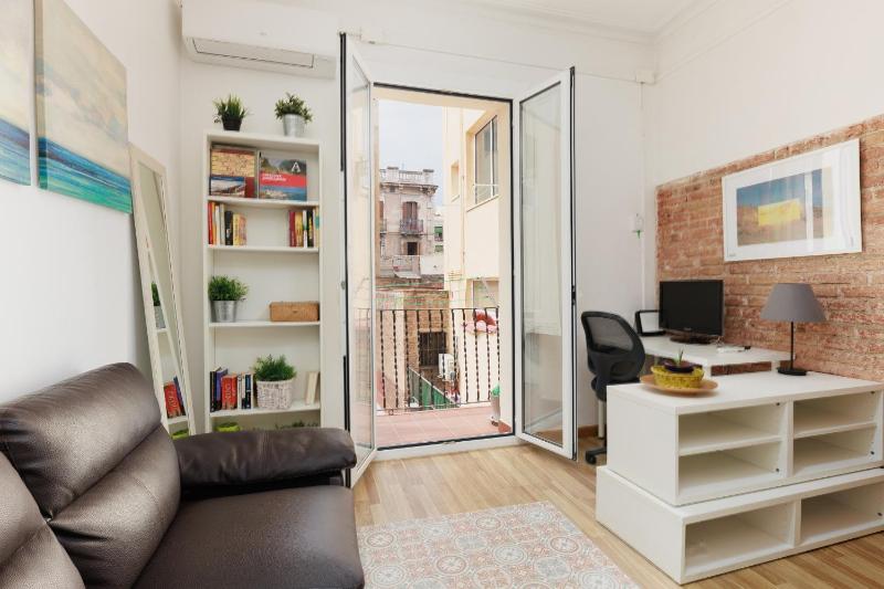 ApartEasy - Gracia Market 2bedroom with balcony - image 10
