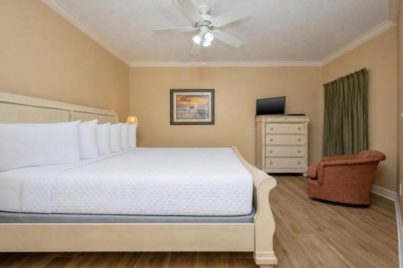 Phoenix IX 606 condo - image 38