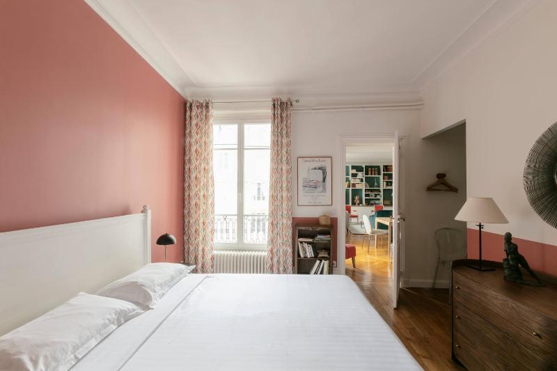 The Refined Parisian - image 2