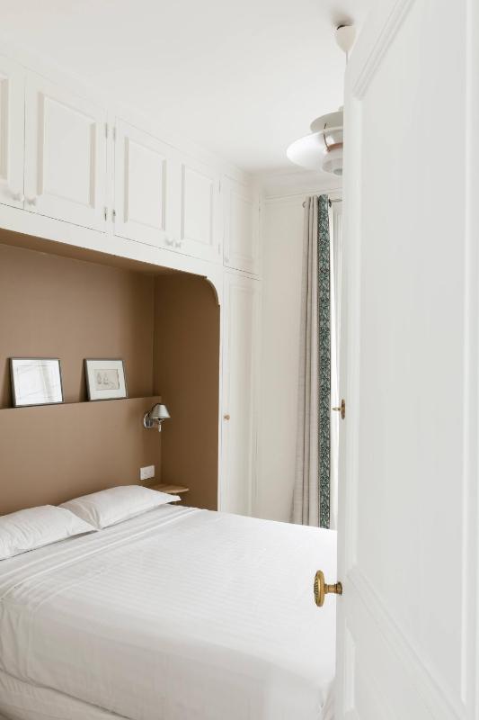 The Refined Parisian - image 8