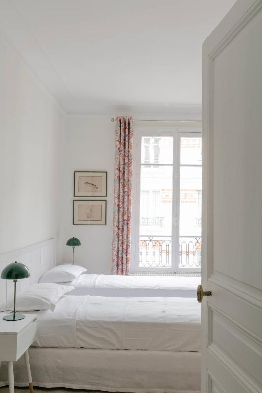 The Refined Parisian - image 6