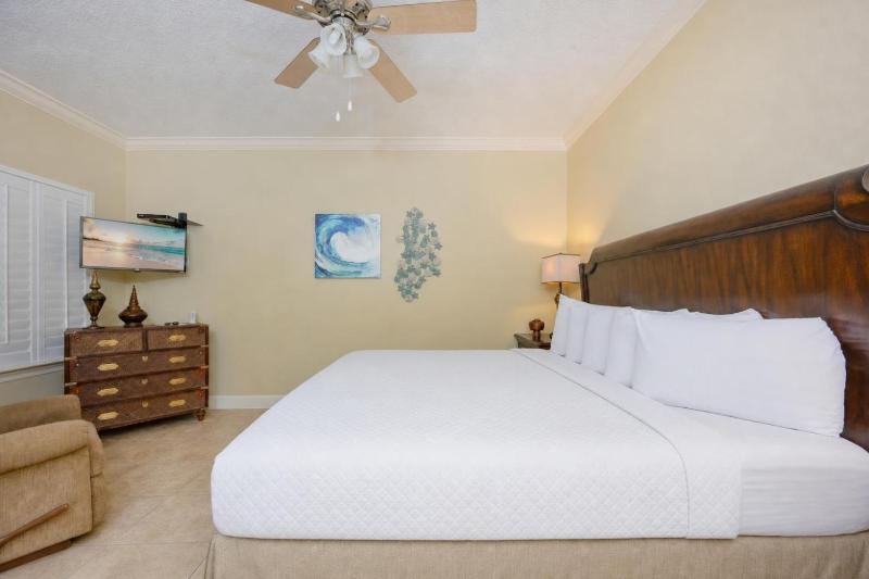 Phoenix IX 603 condo - image 44