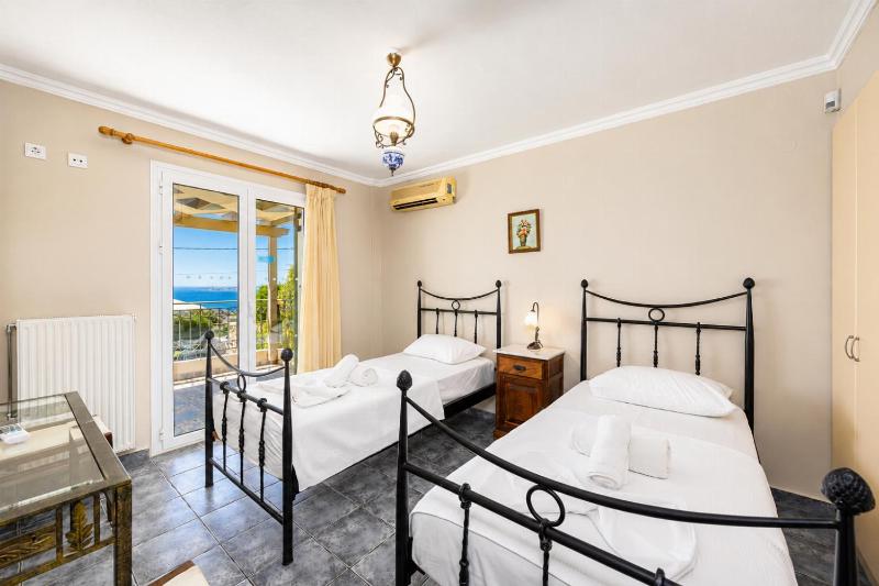 Villa Penelope Sea View - image 9