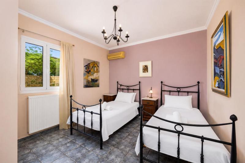 Villa Penelope Sea View - image 17