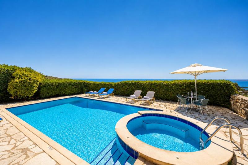 Villa Penelope Sea View - image 10
