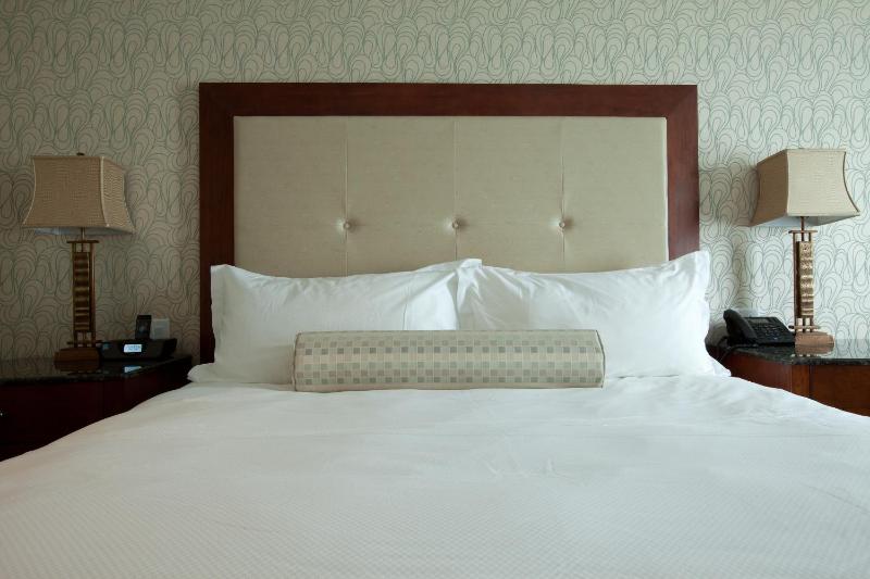 Town & Country Inn and Suites - image 12