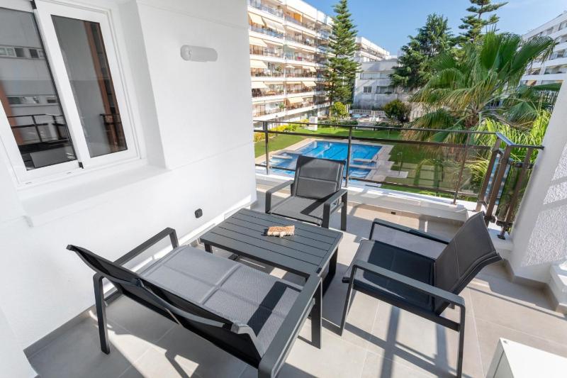 Charming 1-Bedroom Apartment with Pool in Lloret de Mar - image 32