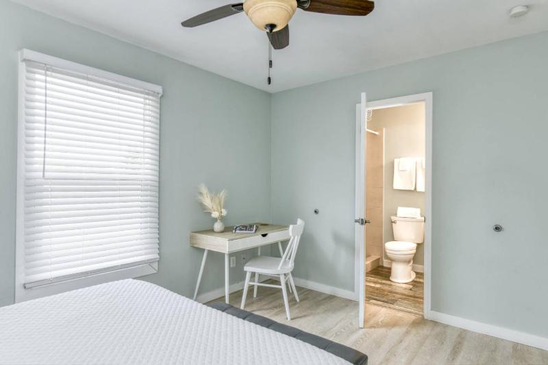 Seascape Family Beach Retreat - image 49