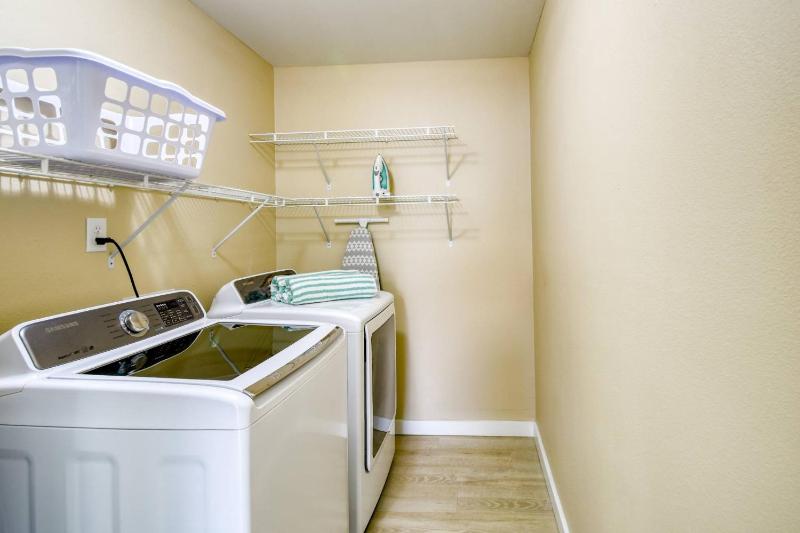 Seascape Family Beach Retreat - image 32