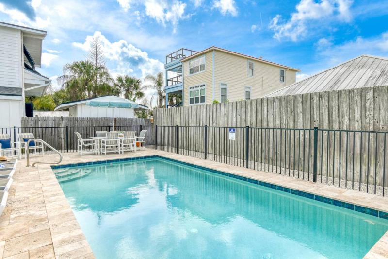 Seascape Family Beach Retreat - image 46