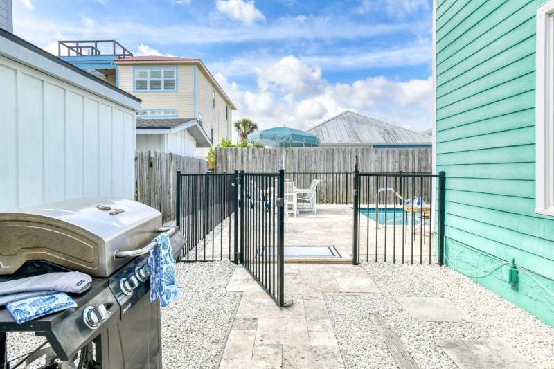 Seascape Family Beach Retreat - image 28