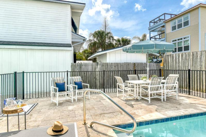 Seascape Family Beach Retreat - image 40