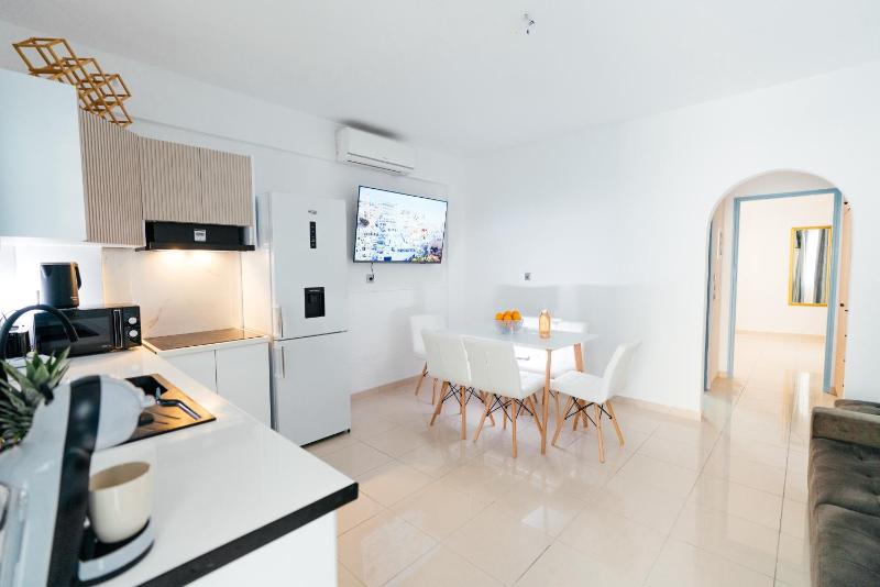 Excellent Central Apartment - Fira Town - image 15