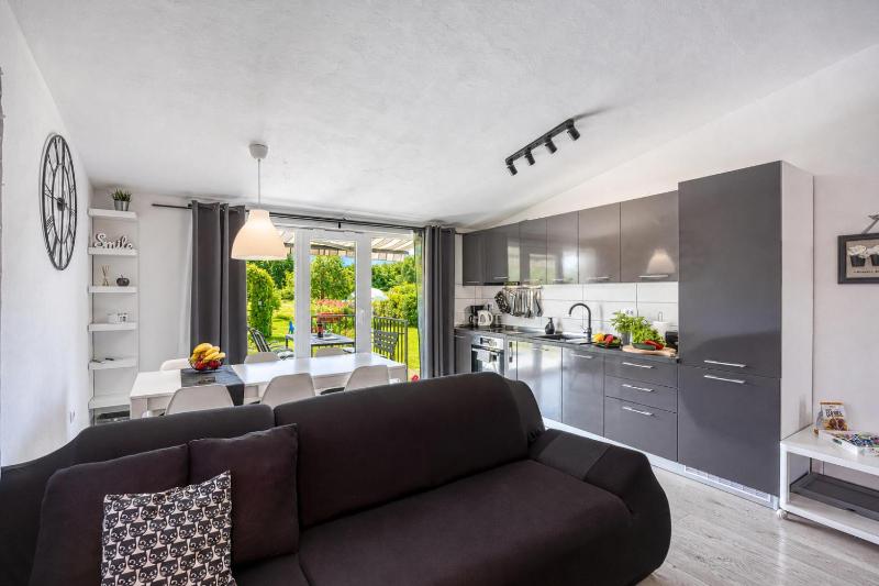 Family Friendly House Kacana - Garden & BBQ - Happy Rentals - image 26