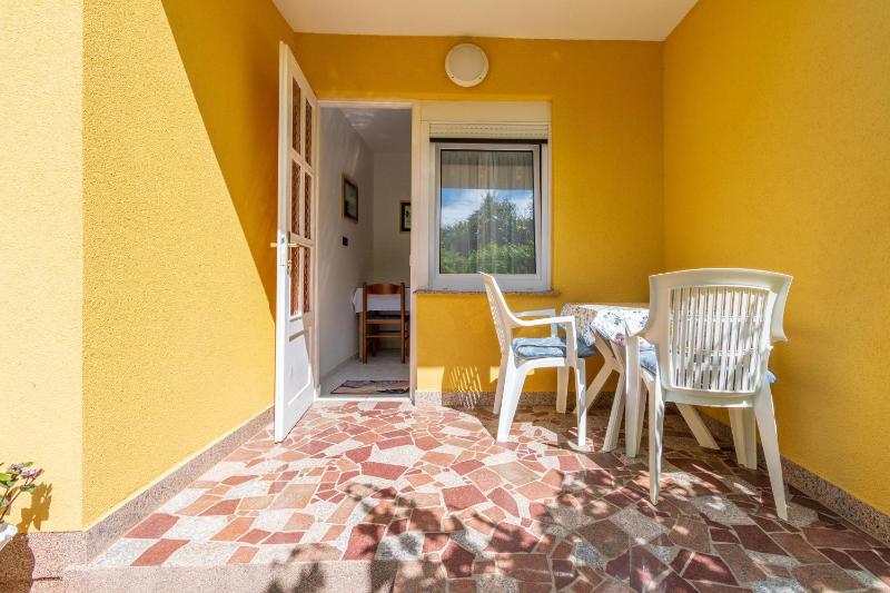 Apartments Tomo - image 8