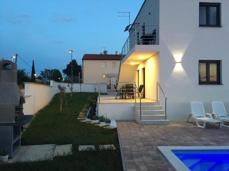 Apartments with swimming pool Murine Umag - 27509 - image 2