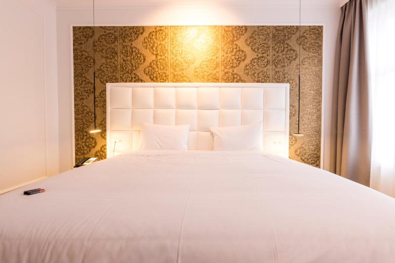Deluxe Double Room with Terrace image 4