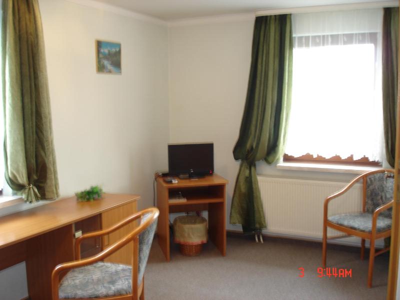 Single Room image 3