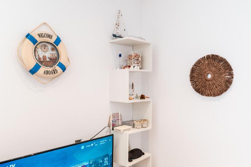 Himara seaside apartment - image 16