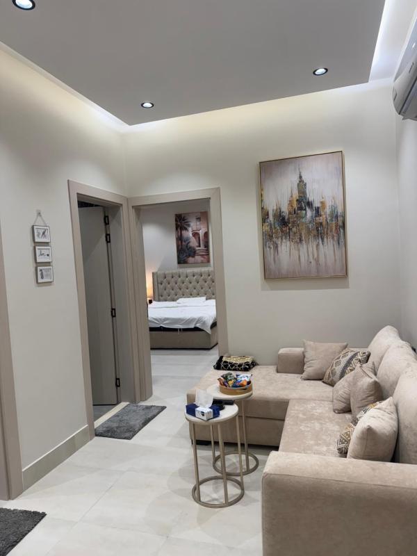 Stylish & Cozy 1BR with Free Parking - image 1