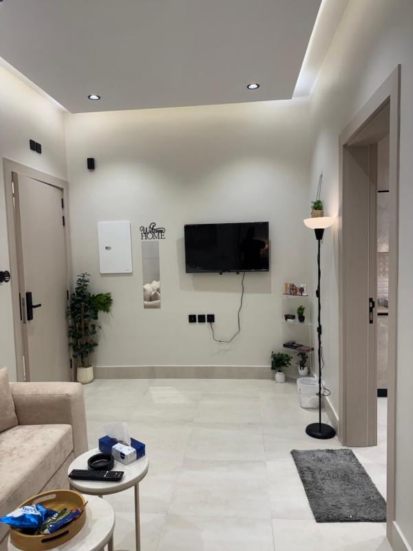 Stylish & Cozy 1BR with Free Parking - image 9