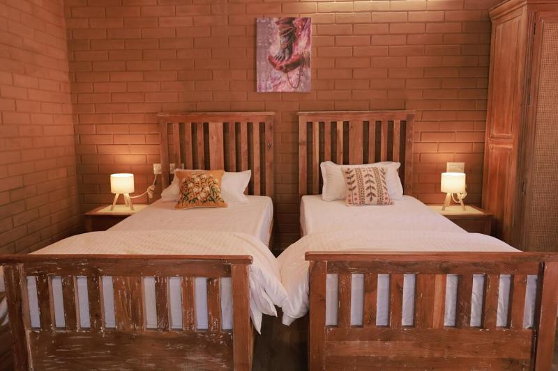 Peaceful Farm Retreat with Private Farm Stay! - image 10