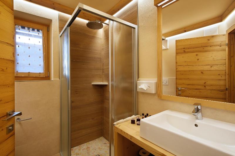 Small Double Room image 1