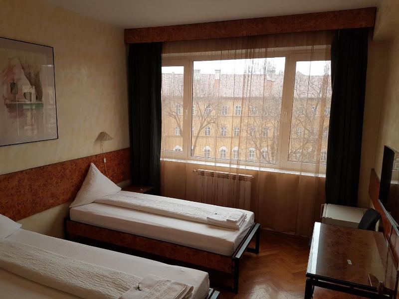 Hotel Central - image 15