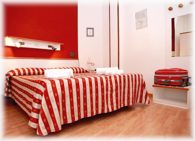 Double Room image 4