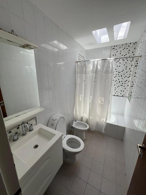 Casa Luminosa Con patio y garaje - image 19