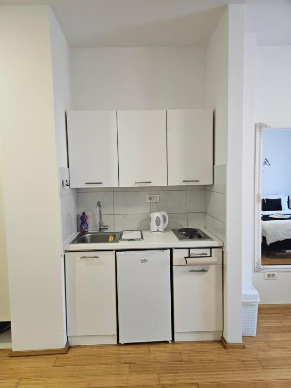 City Stay apartman sa balkonom - image 6