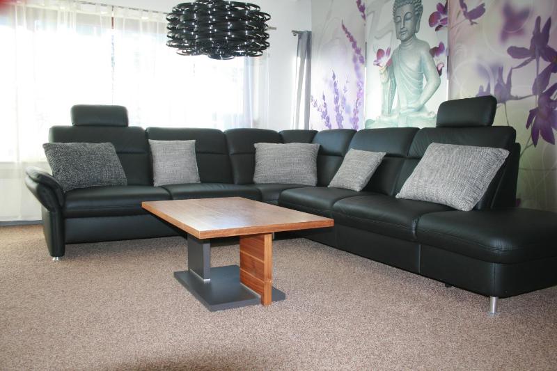 Deluxe Family Room image 3