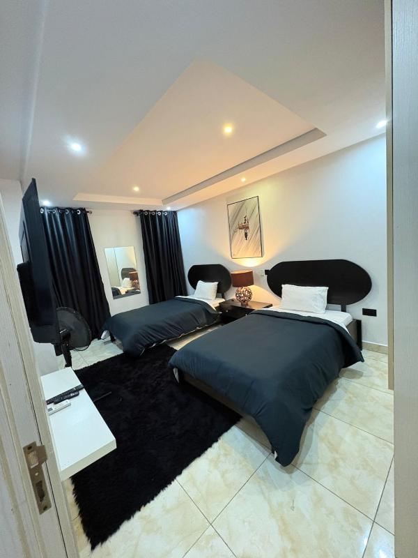Adenike Homes - image 8