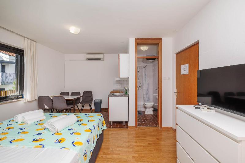 Apartments with parking space nska Krk - 27654 - image 6