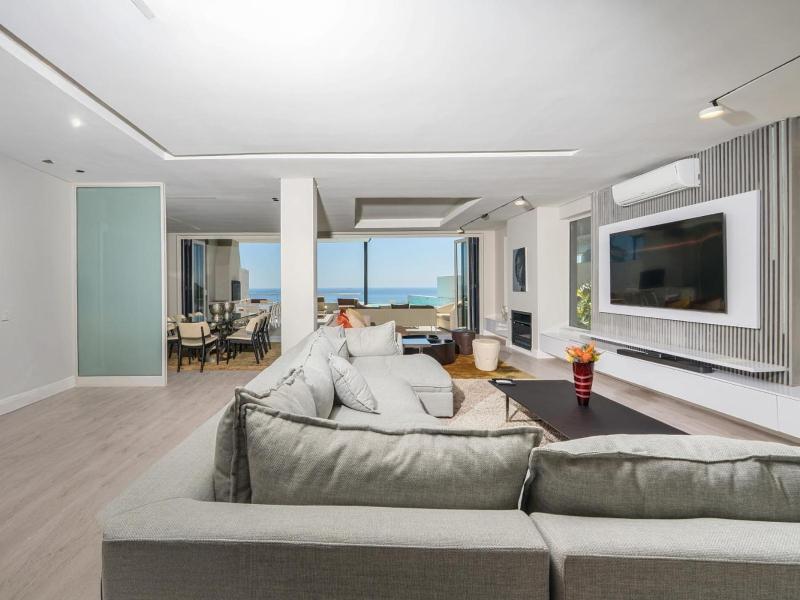 13 On Medburn Penthouse Luxury Suites - image 5