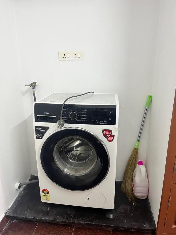 SarithaGarden Cozy 2BHK with AC Wi-Fi - image 3