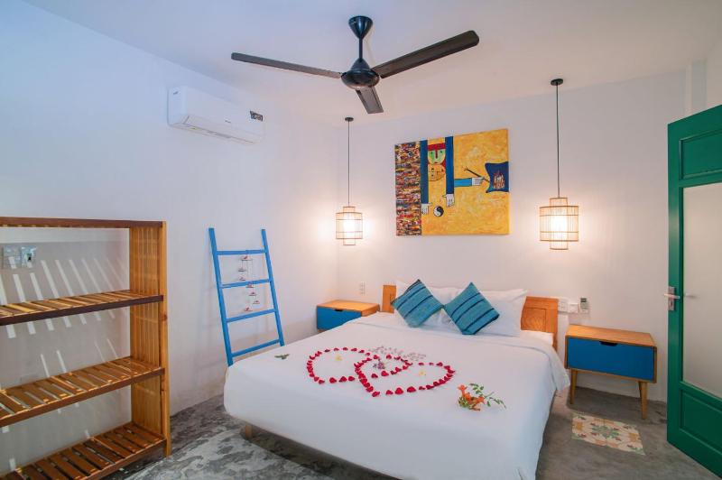 An Bang Breeze House - Private Coastal Oasis - image 9