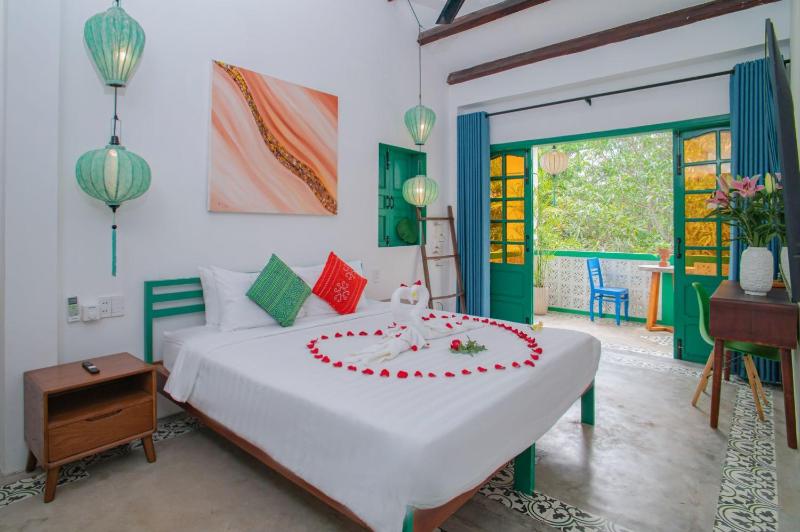 An Bang Breeze House - Private Coastal Oasis - image 8