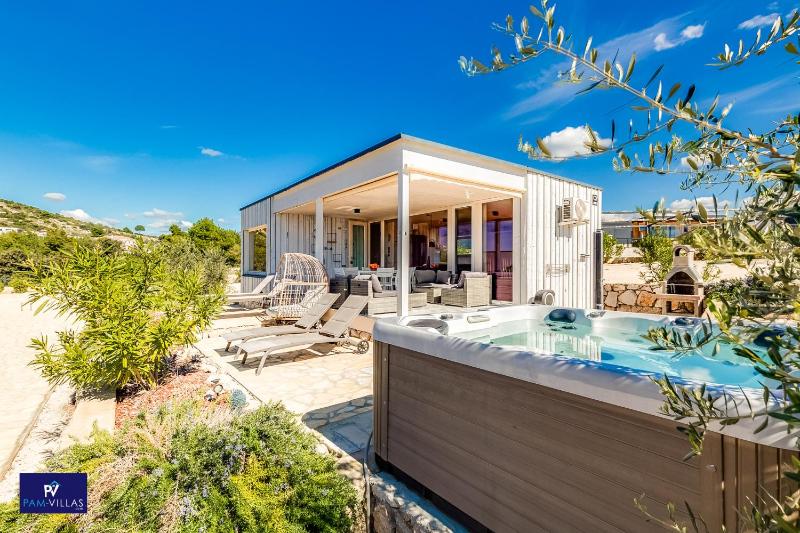 BUQEZ ECO RESORT - Villa 3 - Beautiful sea view - directly by sea - image 20