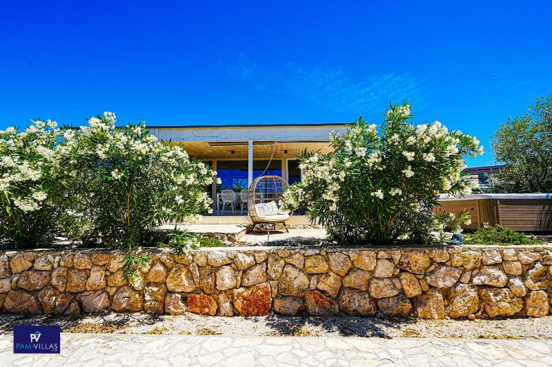 BUQEZ ECO RESORT - Villa 3 - Beautiful sea view - directly by sea - image 33